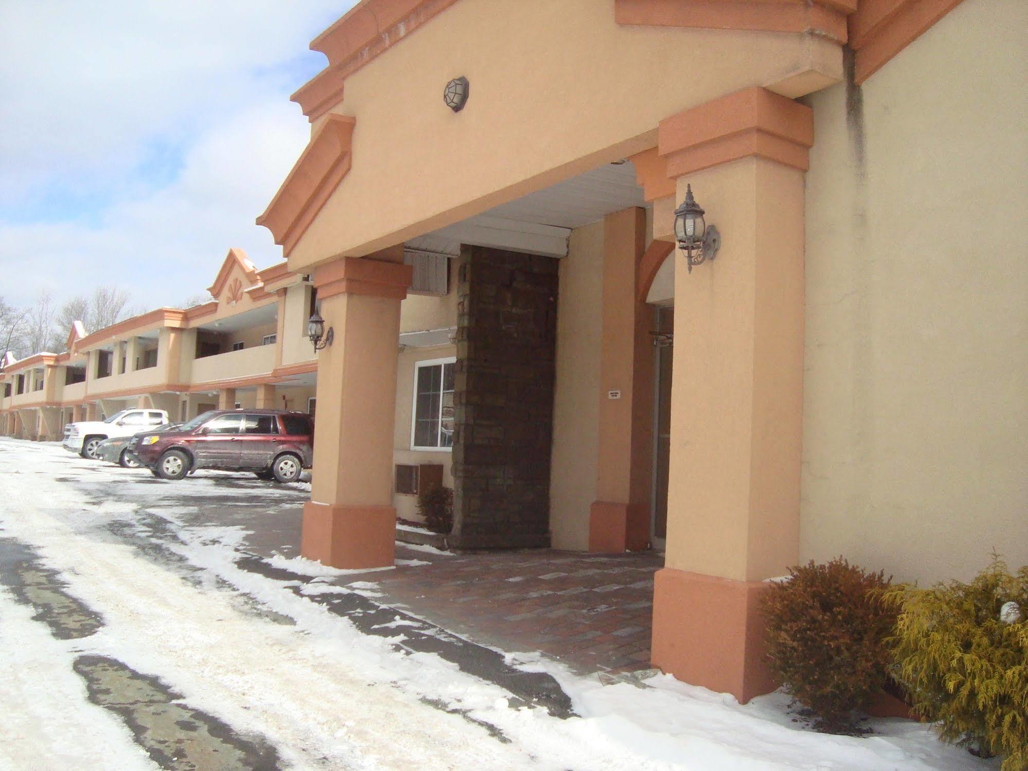 Inn At מונטיצ'לו מראה חיצוני תמונה
